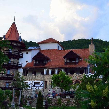 Castelul Lupilor Hotell Chimindia Eksteriør bilde