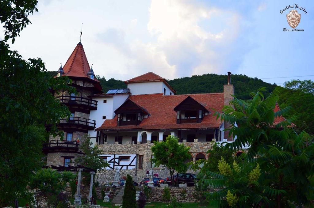 Castelul Lupilor Hotell Chimindia Eksteriør bilde