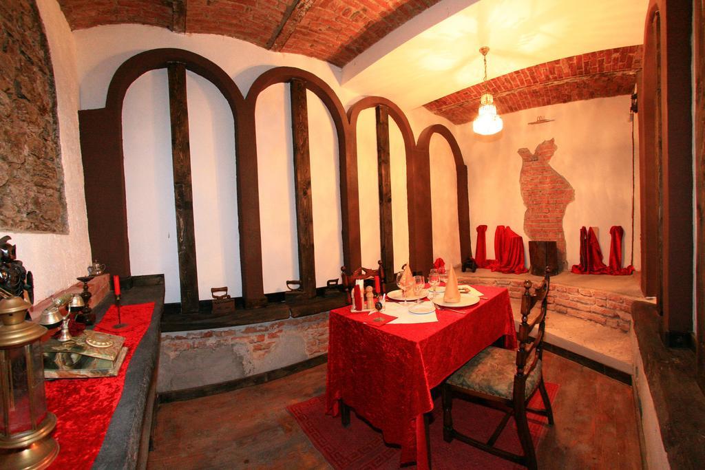 Castelul Lupilor Hotell Chimindia Eksteriør bilde