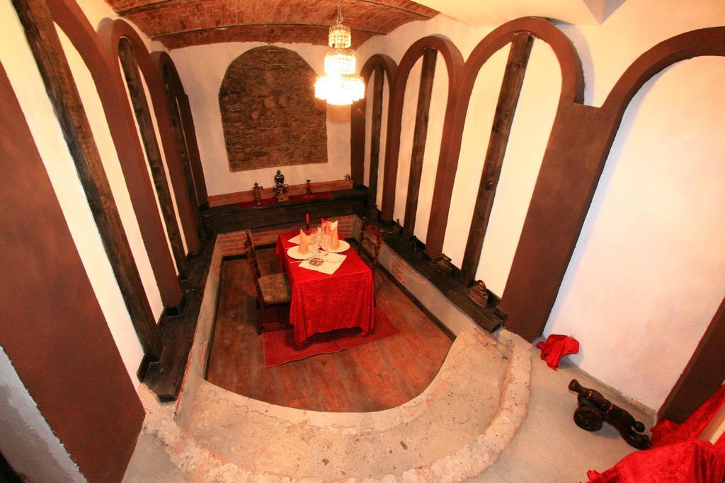 Castelul Lupilor Hotell Chimindia Eksteriør bilde