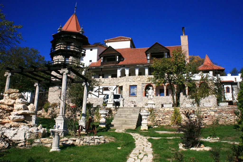 Castelul Lupilor Hotell Chimindia Eksteriør bilde