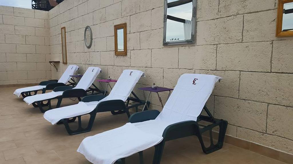 Castelul Lupilor Hotell Chimindia Eksteriør bilde